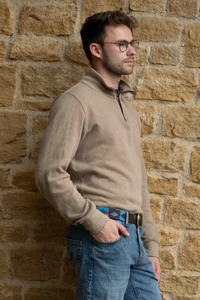 man wearing blue polo belt - fetlox