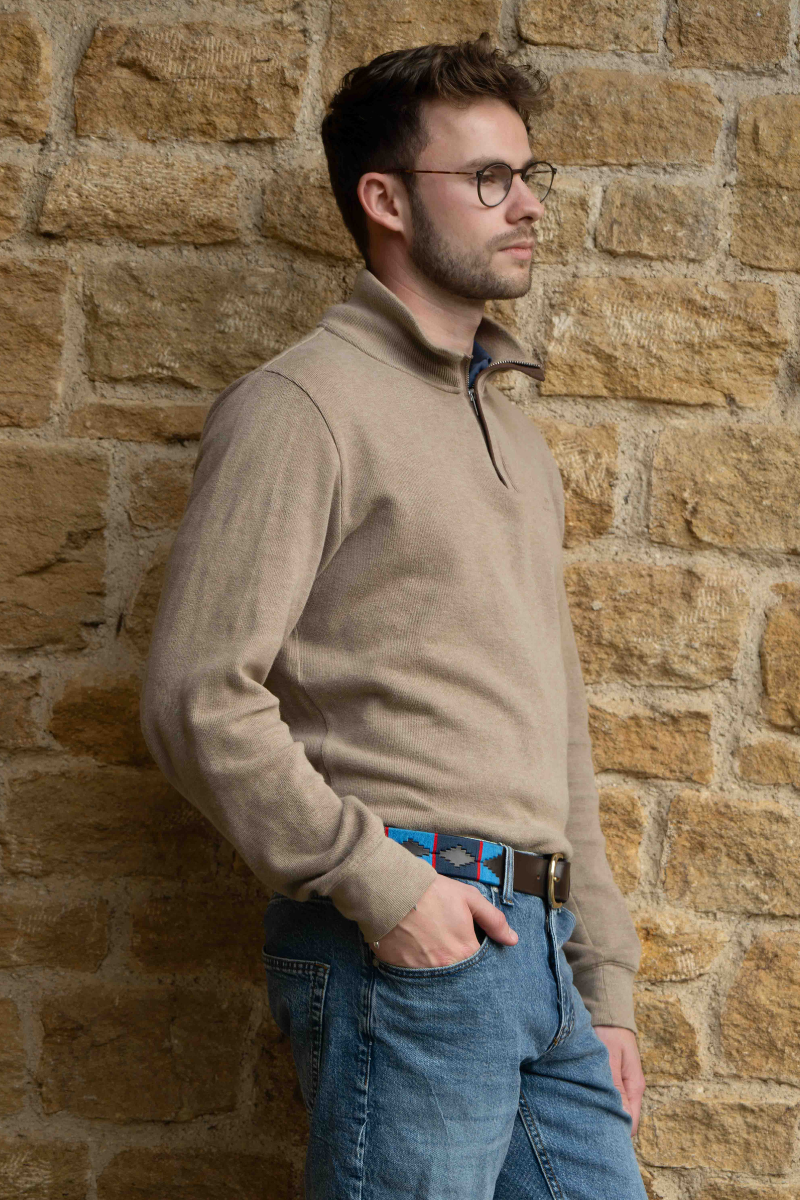 man wearing blue polo belt - fetlox 