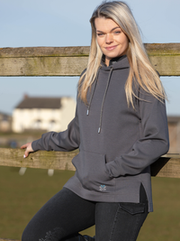 Girl wearing Fetlox Relax hoodie in charcoal 