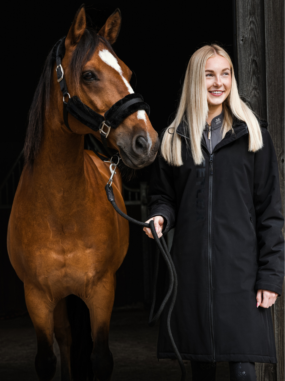 Stride Performance Coat with horse - fetlox